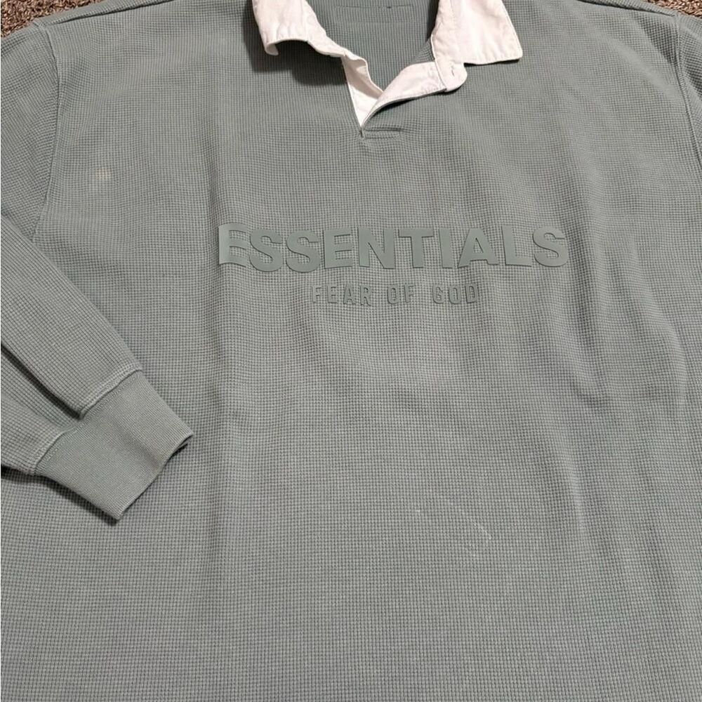 Essentials Men's Green and White Shirt - Picture 3 of 8